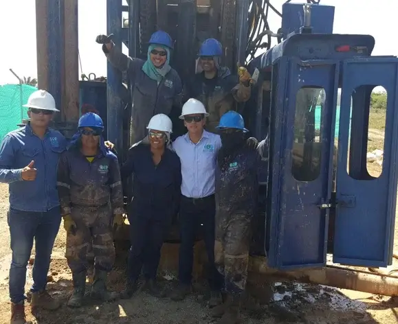 Equipo operativo de empresa SGC, especialista en perforación de pozos de agua en Colombia